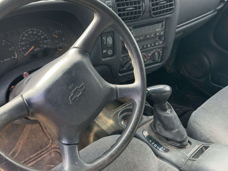 2002-chevrolet-blazer-image-10