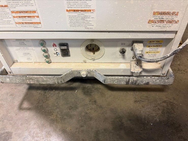 l.b.-white-premier-170-df-portable-heater-image-7