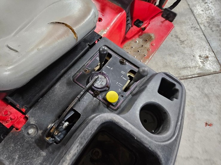 #173-•-2012-toro-5040-sand-pro-bunker-rake-image-19