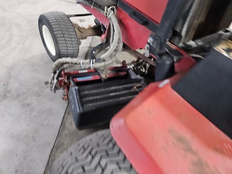 #174-•-toro-5000d-reelmaster-fairway-mower-image-13