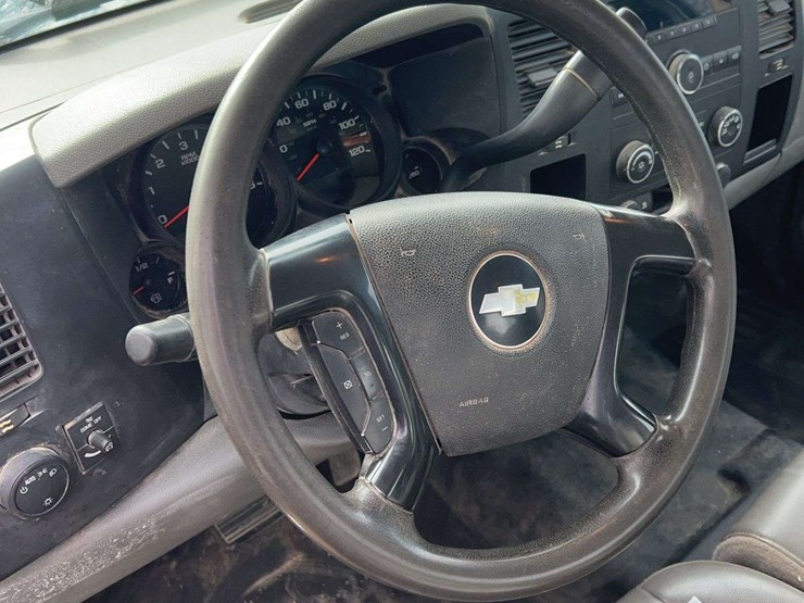 2011-chevrolet-silverado-1500-image-16