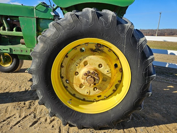 john-deere-4520-image-14