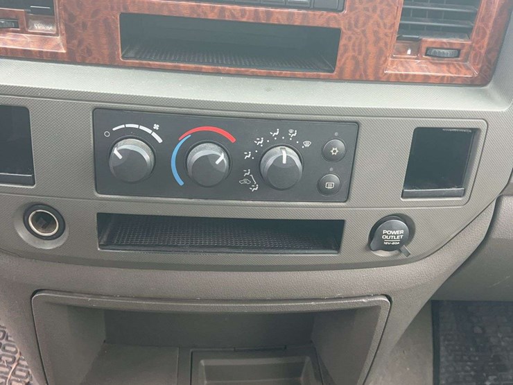 2006-dodge-ram-2500-image-22