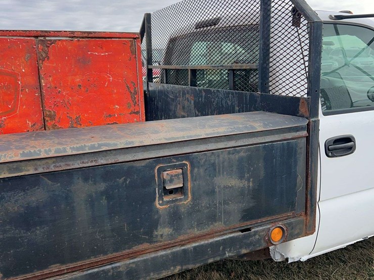 2005-chevrolet-3500-image-11