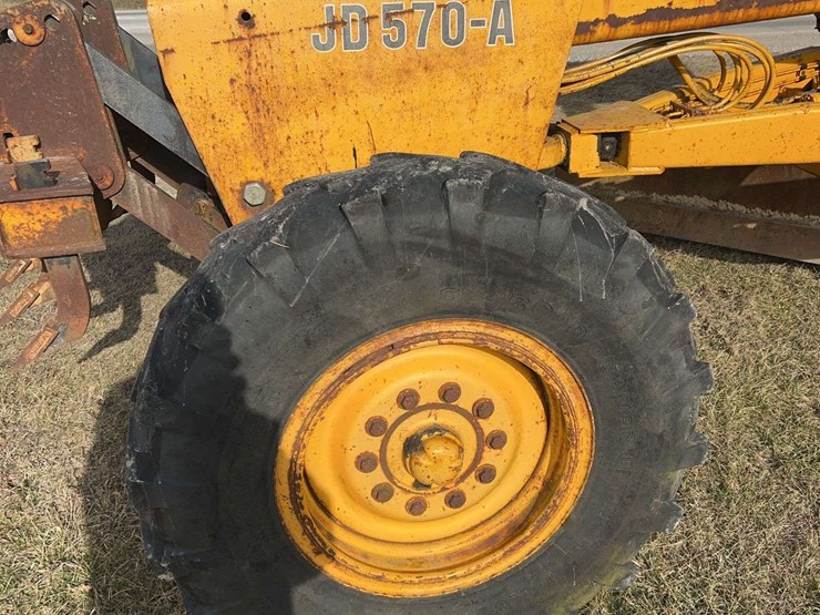 john-deere-570-image-11