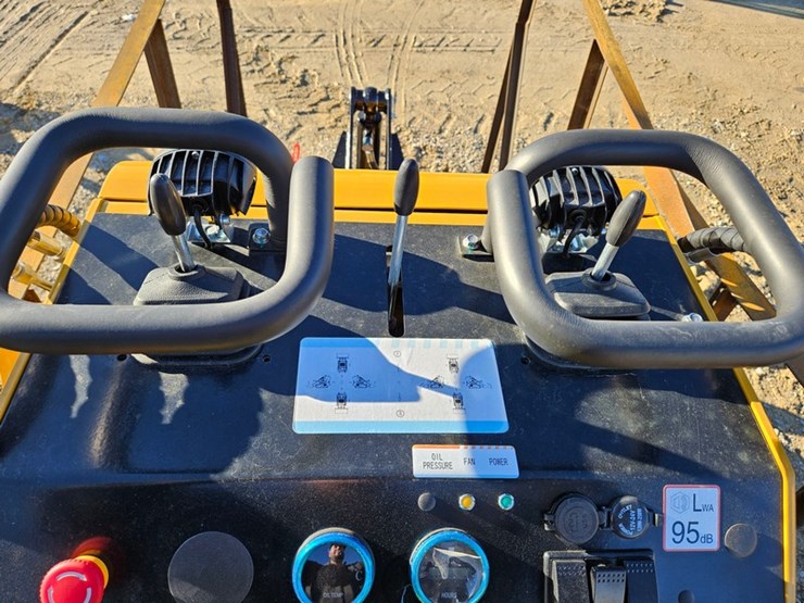 #57-•-2025-agt-mx-mrt-14-mini-skid-loader-image-15