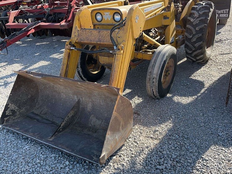 1968-massey-ferguson-200-image-1