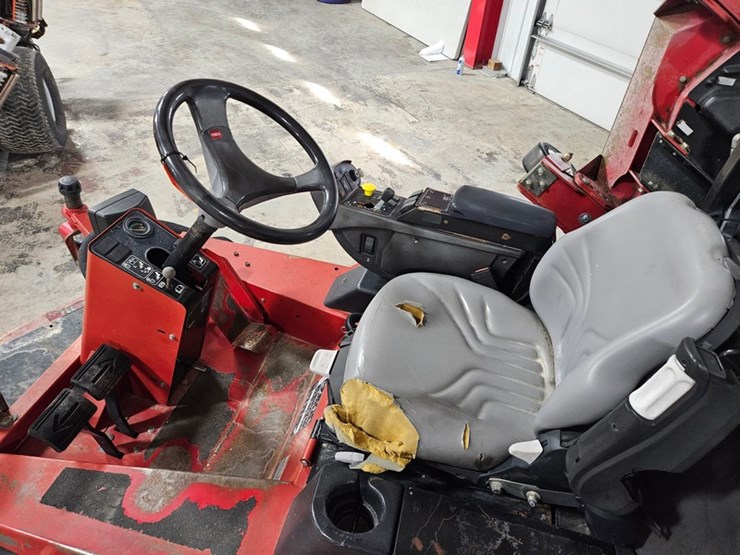2011-toro-groundsmaster-4000d-image-15