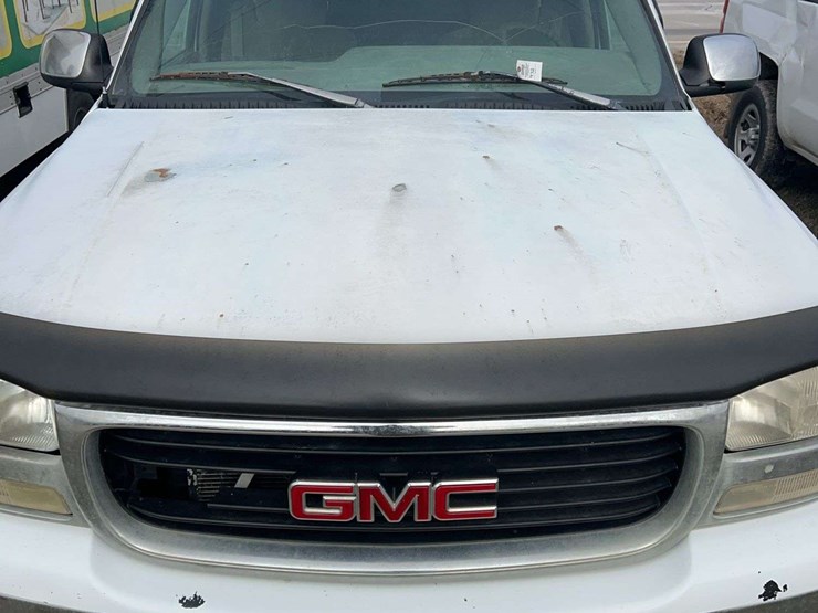 2000-gmc-1500-image-2