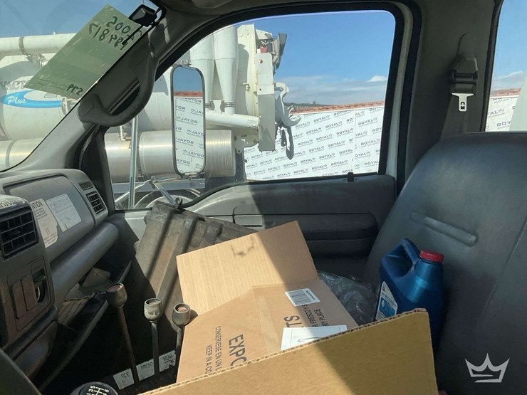 2005-ford-f650-image-17