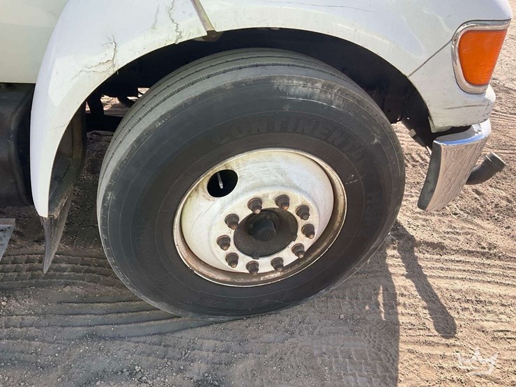 2005-ford-f650-image-25