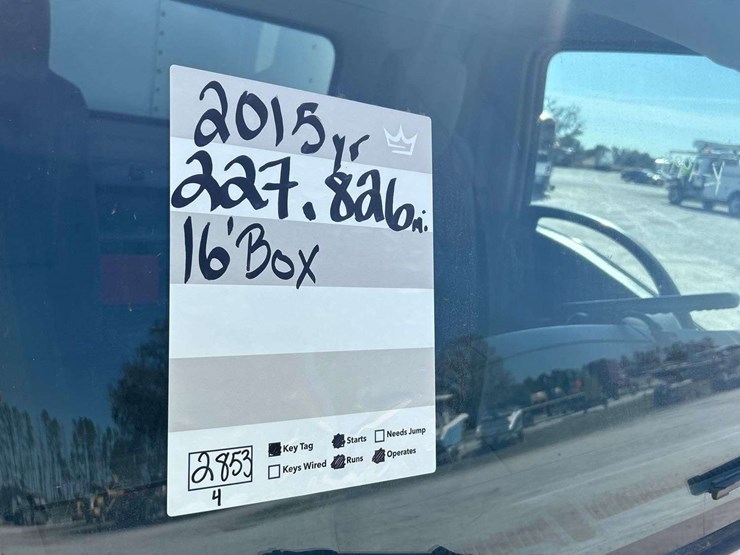 2015-isuzu-npr-image-21