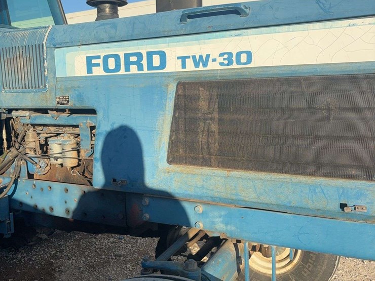 1982-ford-tractor-image-6