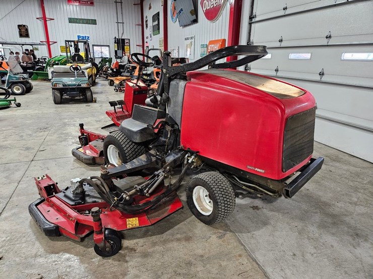 2016-toro-groundsmaster-4000d-image-3