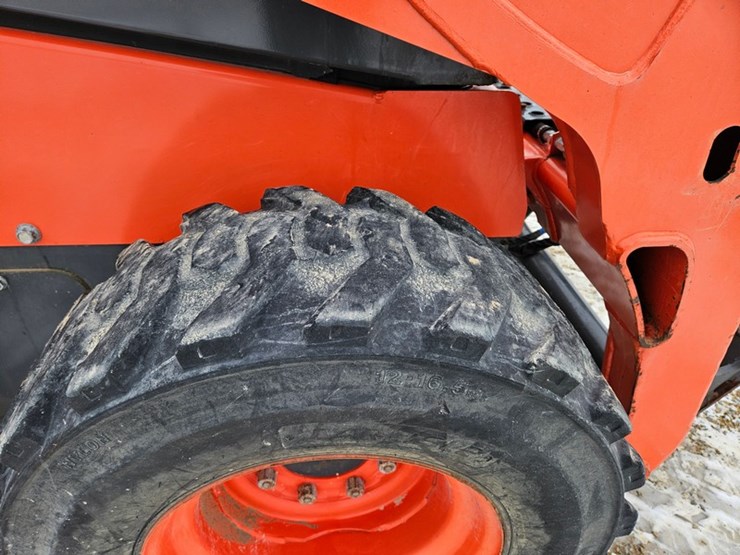 kubota-ssv75-image-14