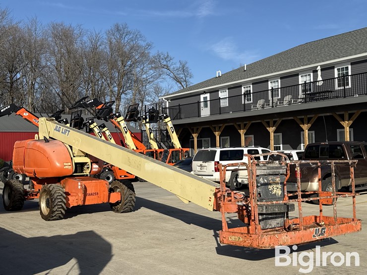 2006-jlg-800s-image-3