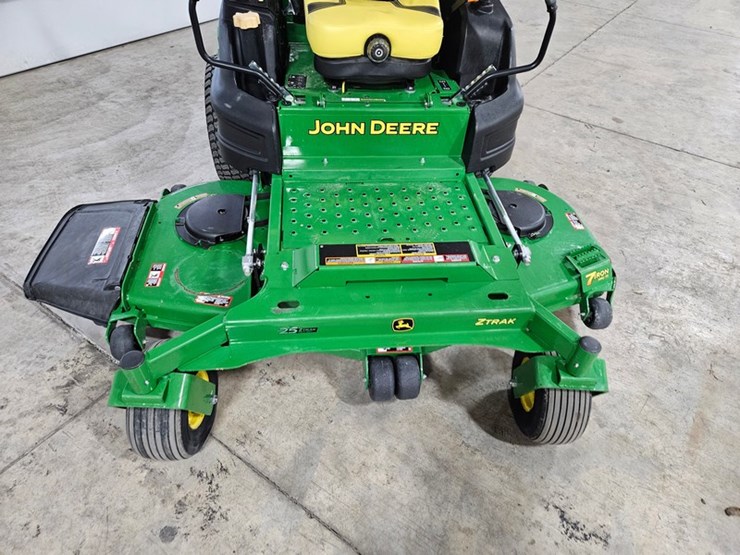 #165-•-2022-john-deere-z977r-zero-turn-mower-image-9