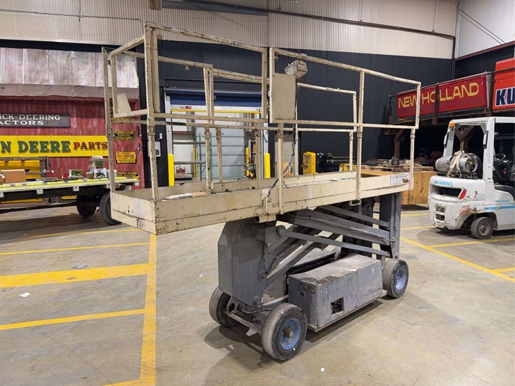 stratolift-krx20-scissor-lift-image-1