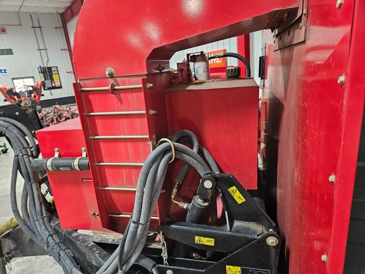 #167-•-toro-versa-vac-towable-vac-image-37