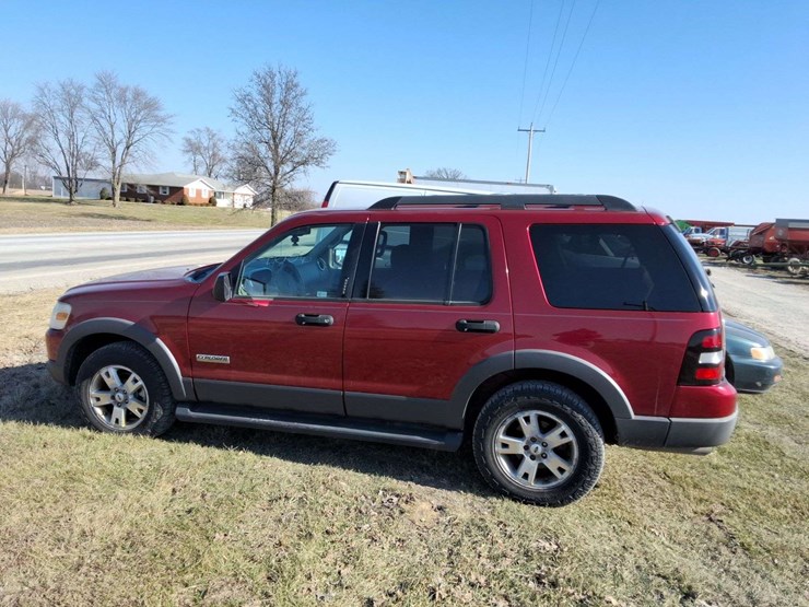 2006-ford-explorer-image-4