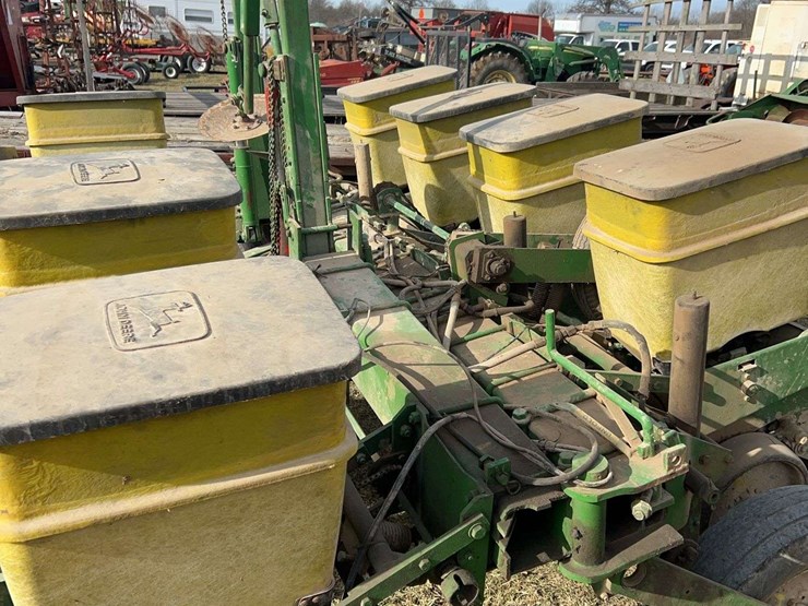 john-deere-8-image-2