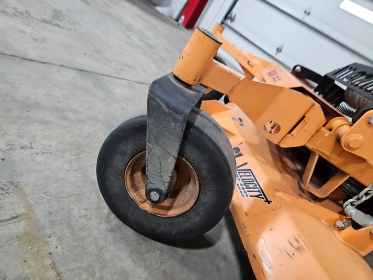 #106-•-2022-scag-v-ride-ii-fuel-injected-stand-on-mower-image-32