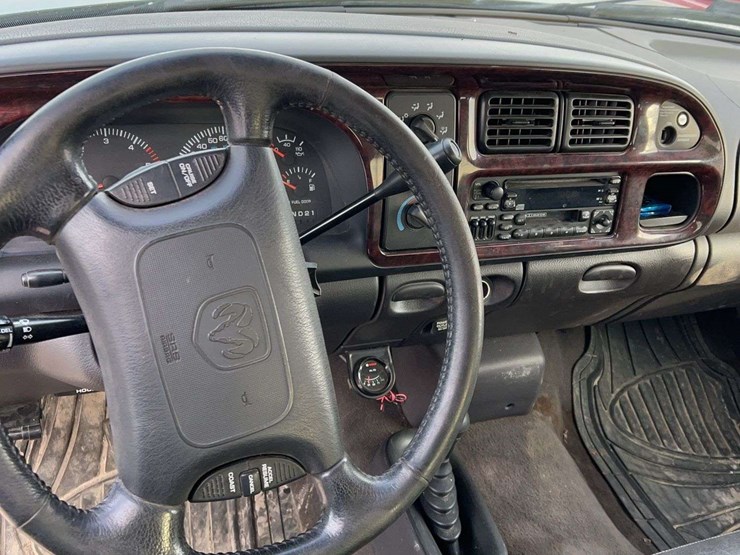 2001-dodge-2500-image-9