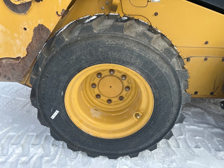 2018-caterpillar-236d-image-40