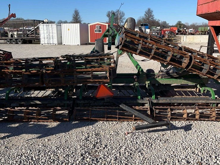 unverferth-rolling-harrow-220-image-4