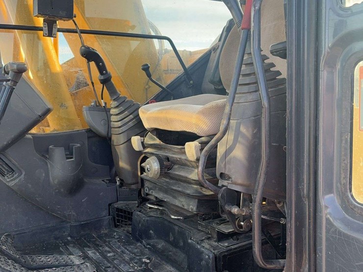 2005-john-deere-135-image-21