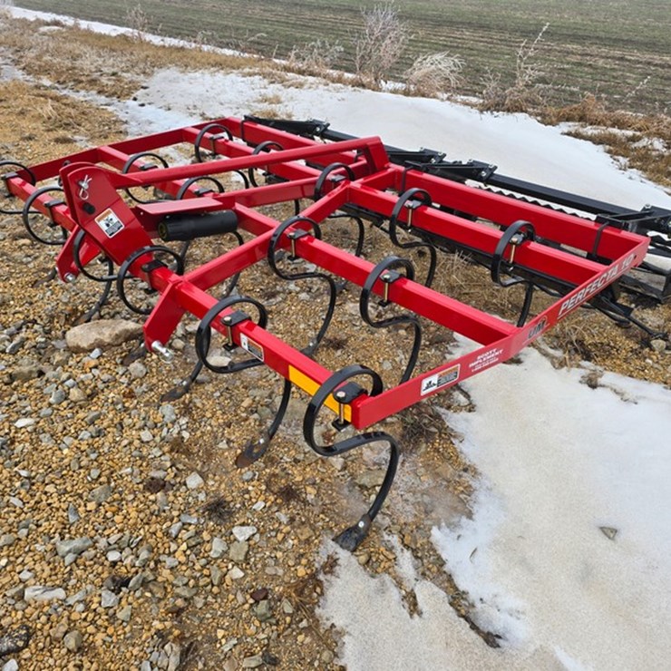 2025 UNVERFERTH PERFECTA 10