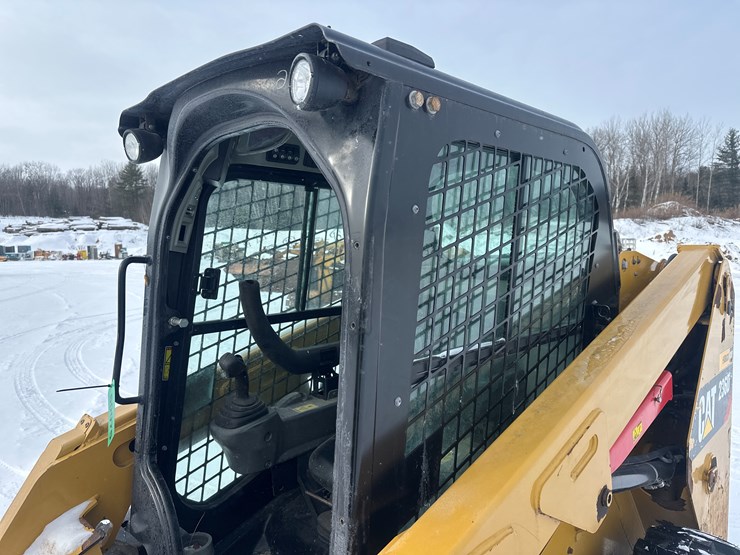 2018-caterpillar-236d-image-9