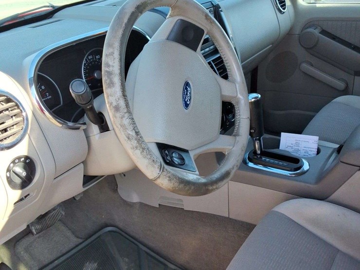 2006-ford-explorer-image-13