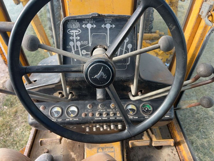 john-deere-570-image-23