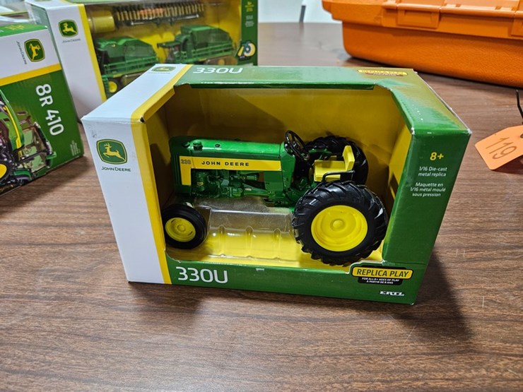 #117-•-1/16-scale-john-deere-330u-image-1