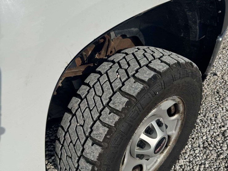 2013-gmc-2500hd-image-5