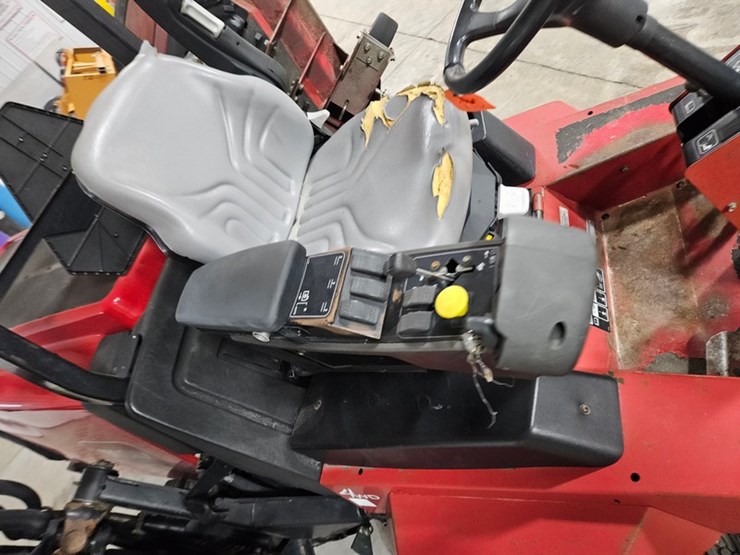 #110-•-2011-toro-groundsmaster-wide-area-mower-image-16