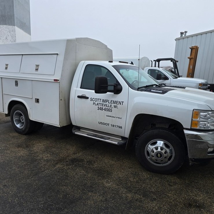 2013 CHEVROLET 3500