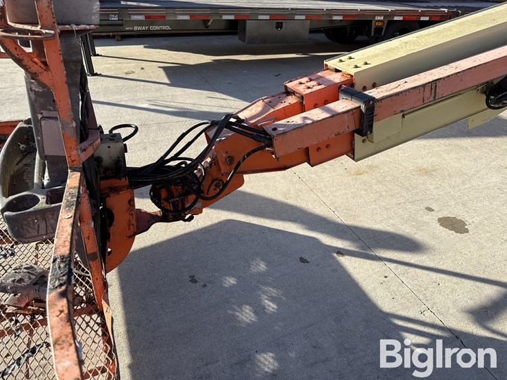 2006-jlg-800s-image-18