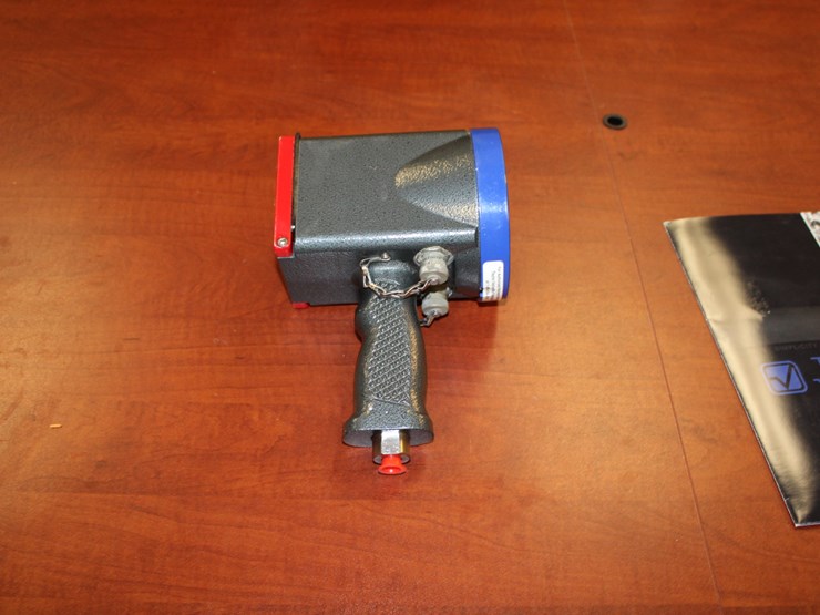 #1052-•-aetrix-digital-dead-weight-tester/gauge-w/-data-logger-image-2