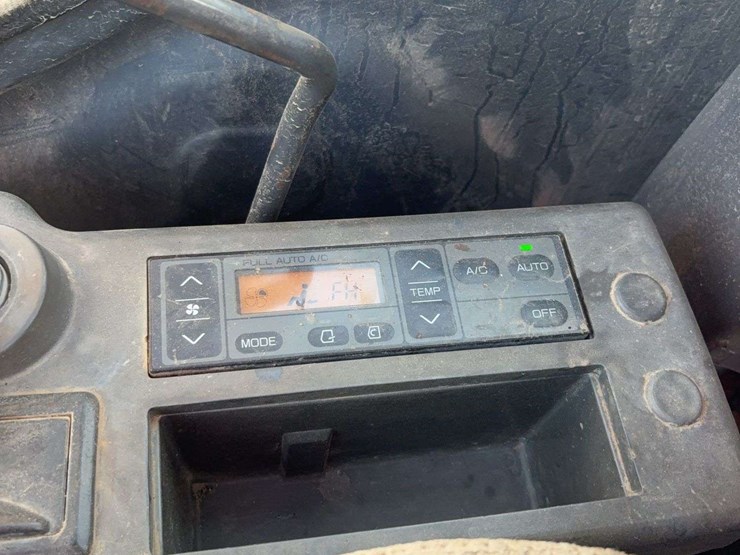 2005-john-deere-135-image-23