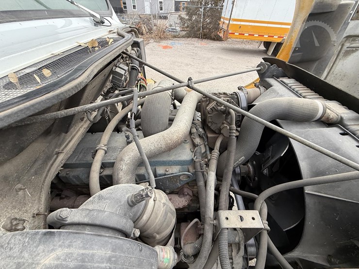 2000-international-4700-image-29