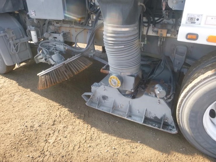 2016-tymco-600-image-12