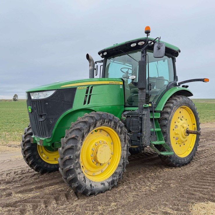 JOHN DEERE 7200R
