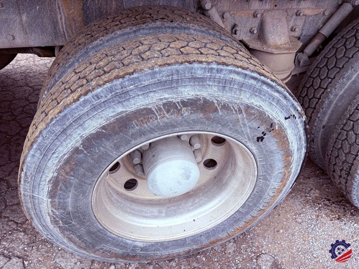 2016-kenworth-t800-image-14