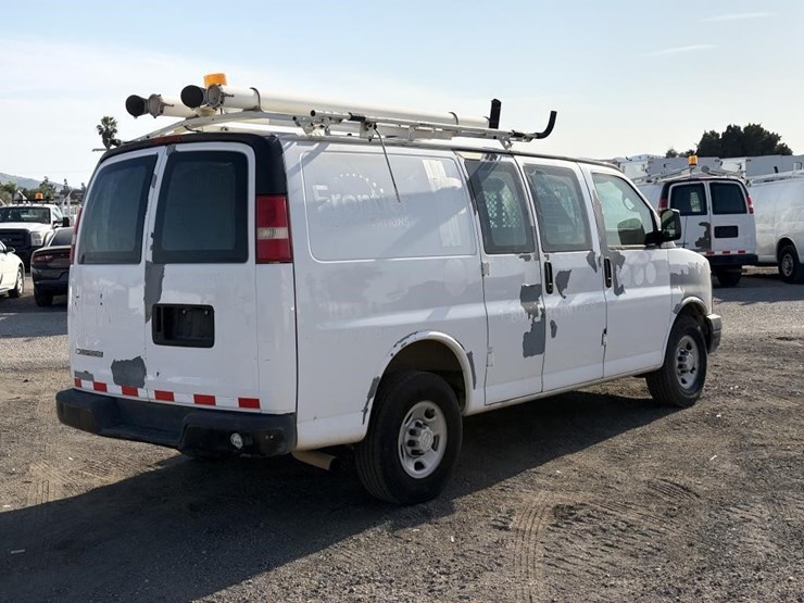 2007-utility-van-image-3
