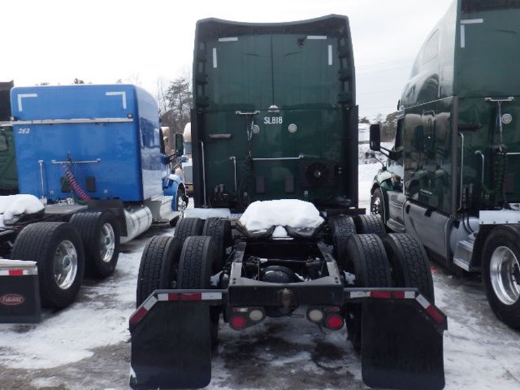 2019-peterbilt-579-image-15