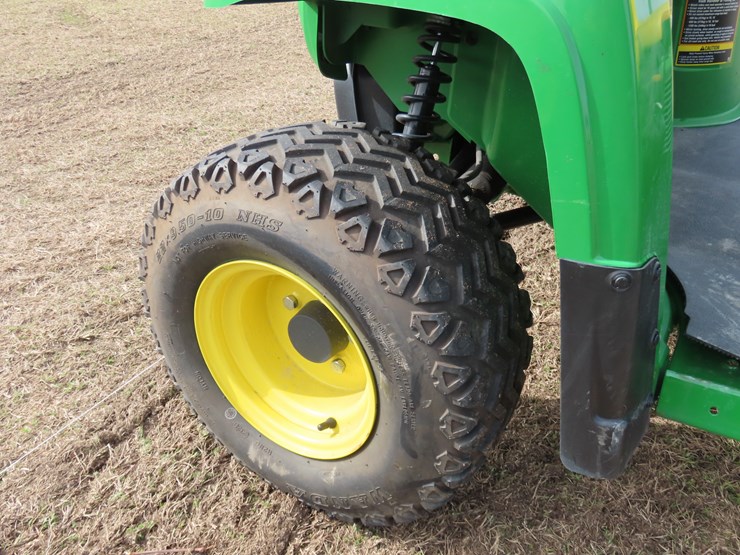 2024-john-deere-tx-4x2-image-11