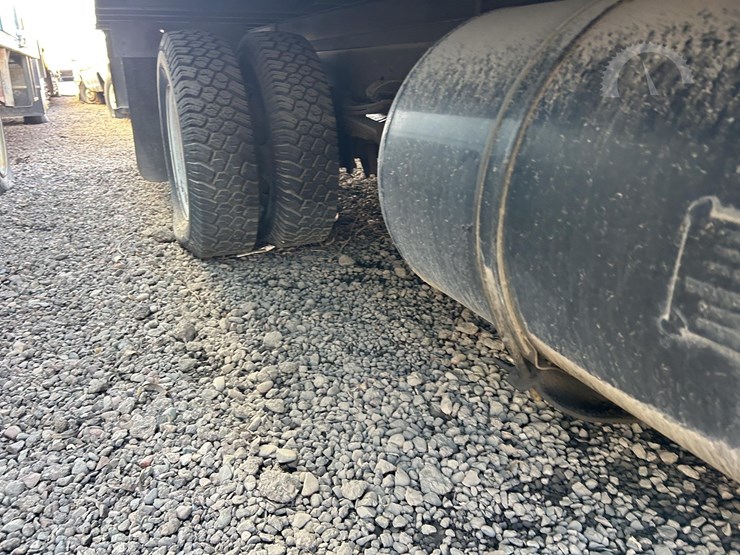 1997-isuzu-npr-image-12