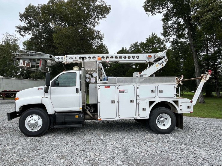 2005-gmc-c8-cable-placer-truck-image-17